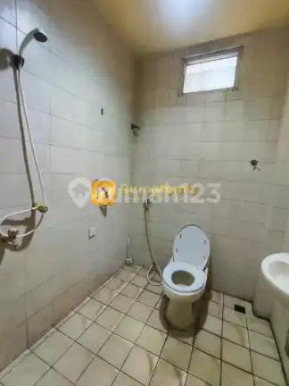 Rumah Kost Aktif Dekat Kampus Pinggir Jalan Otista Jakarta Timur