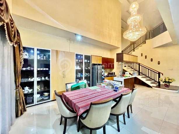 Rumah Menteng Proklamasi. 2 Lantai. 21x35. With Swimming Pool. Siap Huni