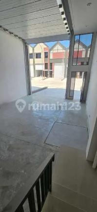 Disewakan gudang bizzpark pik2 siap huni