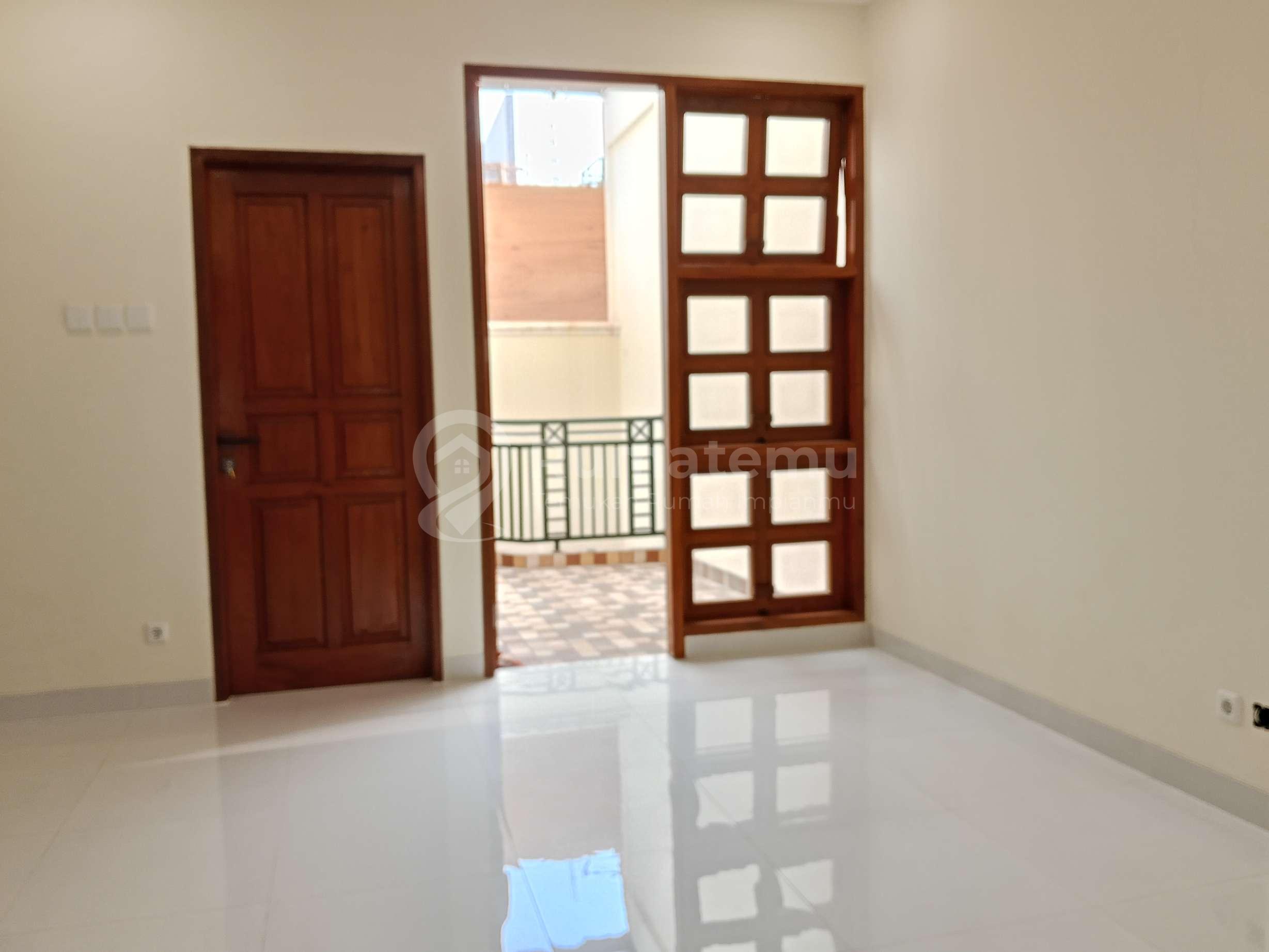 Dijual rumah nyaman lokasi strategis dekat Sektor 9 Bintaro MT 0246