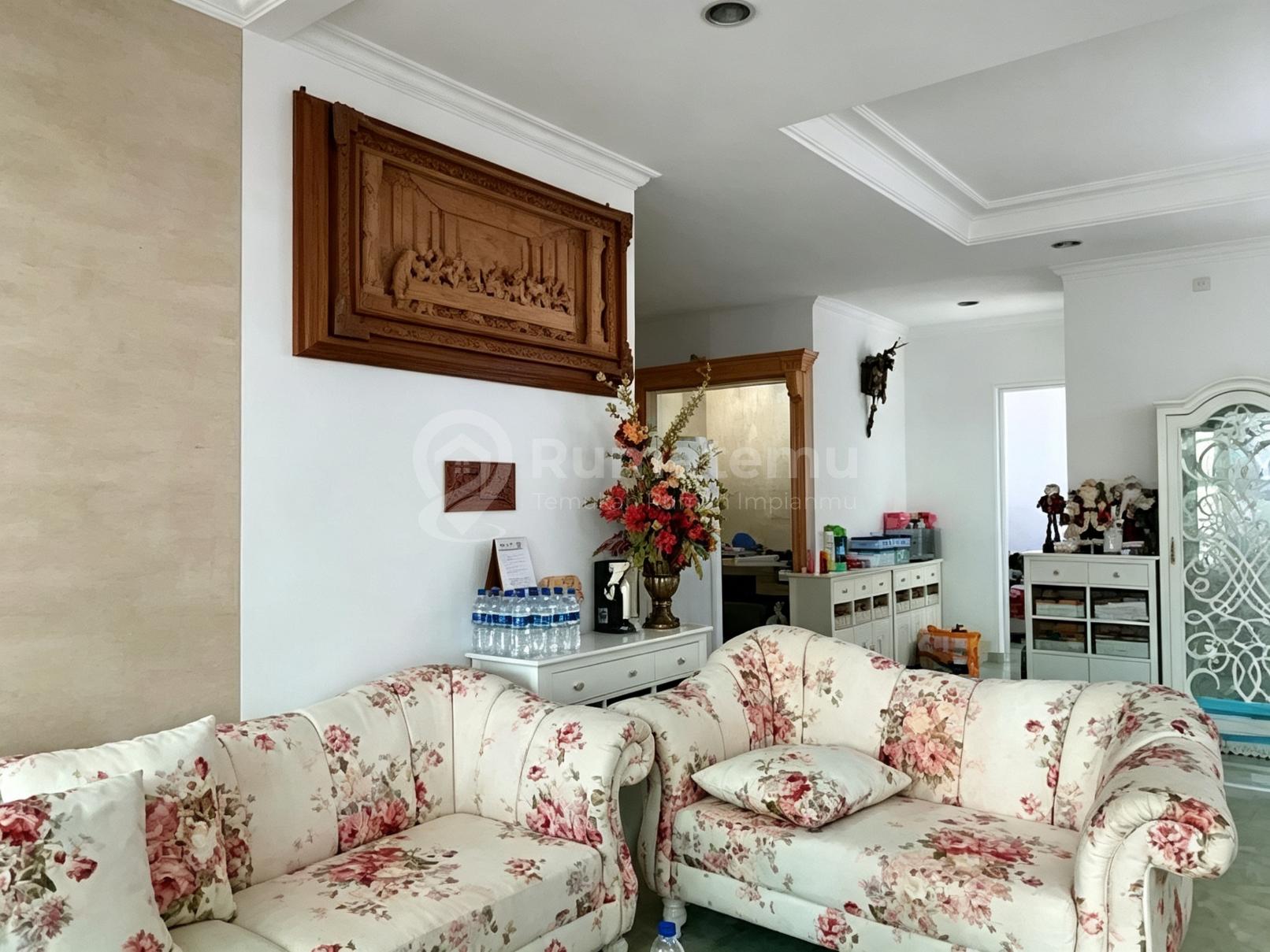 Dijual Rumah Siap Huni 3 Lantai Greenwich Bsdi