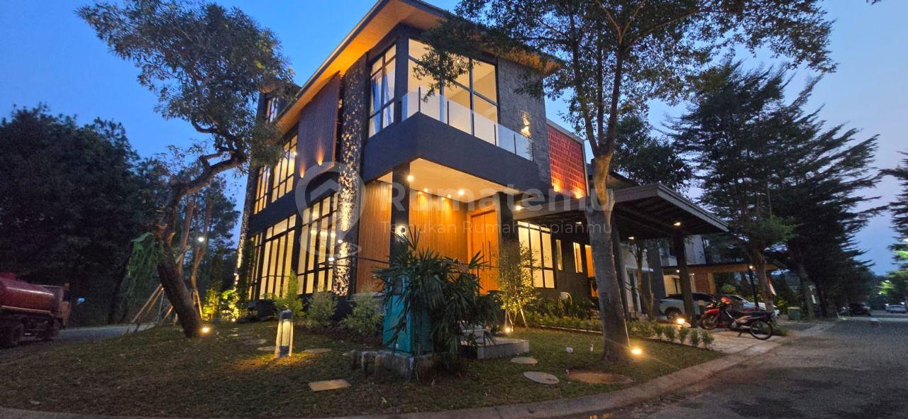 Rumah siap huni modern tropis di ilustria eminent