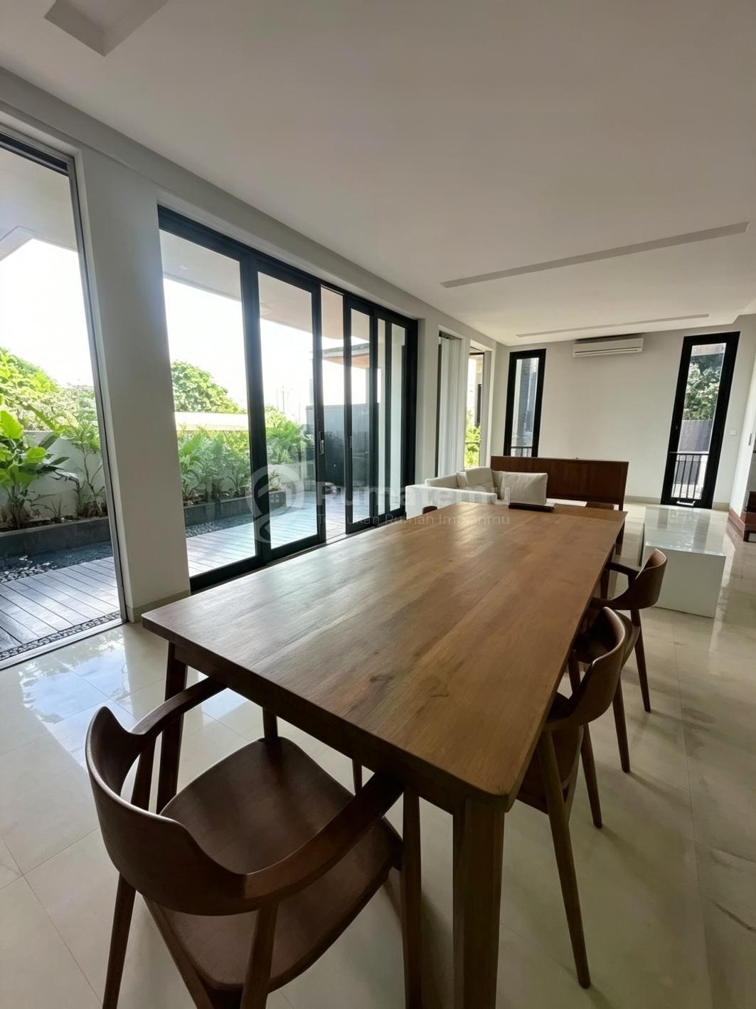 Disewakan Rumah di Cilandak, Furnished & Ready To Move In