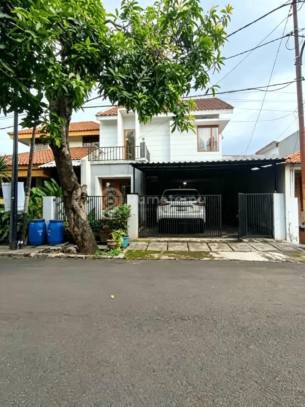 Rumah Secondary Dalam Komplek di Duren Sawit