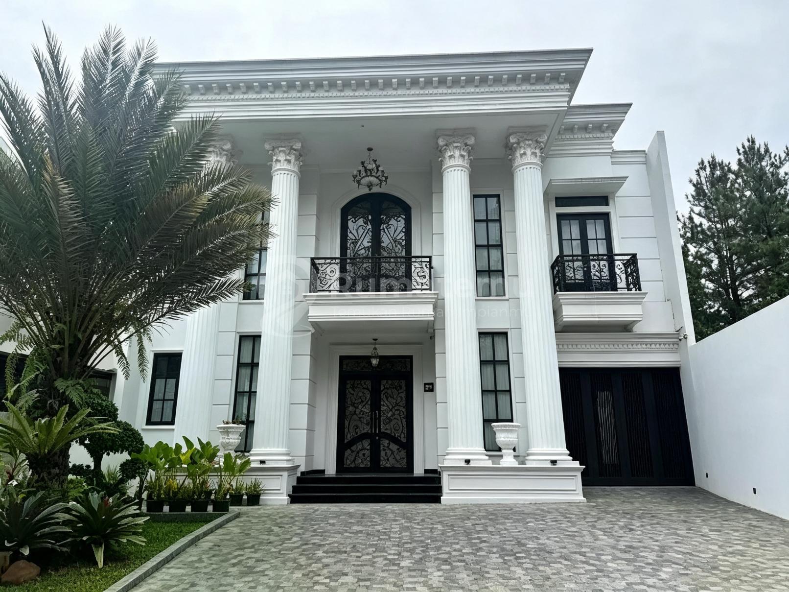 Rumah Classic SHM Furnish Private Pool Belakang Green Area 7 Menit Exit Tol Sentul City, Bogor