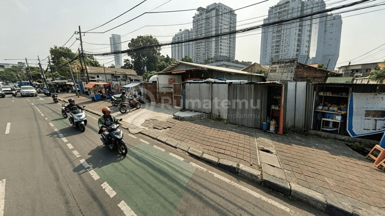 Disewakan tanah komersil Cocok untuk ekspedisi, cafe, resto, padel di area Kebon Melati, Tanah Abang