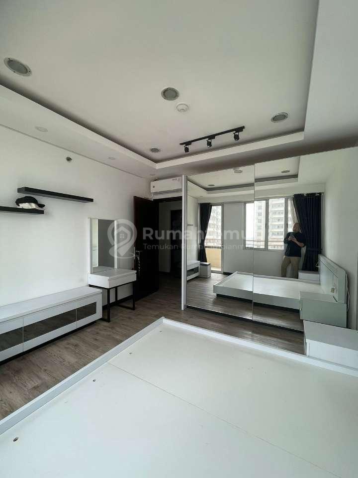 Dijual cepat unit apartemen siap huni di Paladian Park Apartment