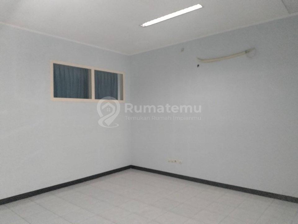 DIJUAL Ruko 2 Lantai Cocok Untuk Gudang – Taman Kopo Indah 3  Spesifikasi: