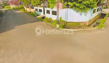 Dijual Cepat Bu Harga Murah Rumah Lt 266 M2 Posisi Hoek di Villa Melati Mas Blok I