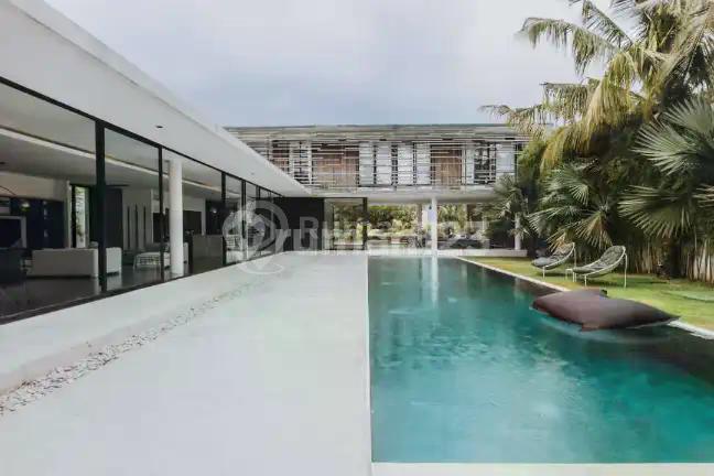 Ready For Rent 5 B R Luxury Villa In Berawa Canggu Bali