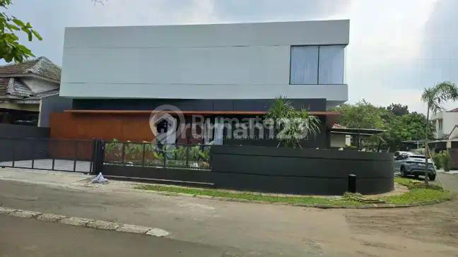 Dijual Rumah Mewah Brand New Single Gate Hadap Timur di BSD