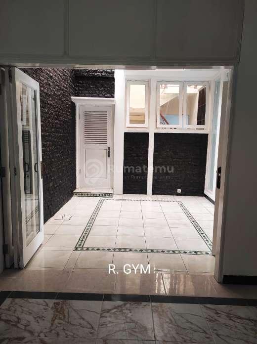 DIJUAL: Rumah Posisi Hook Luas 260m² di Cireundeu, Kawasan Tenang & Strategis Perbatasan Jaksel