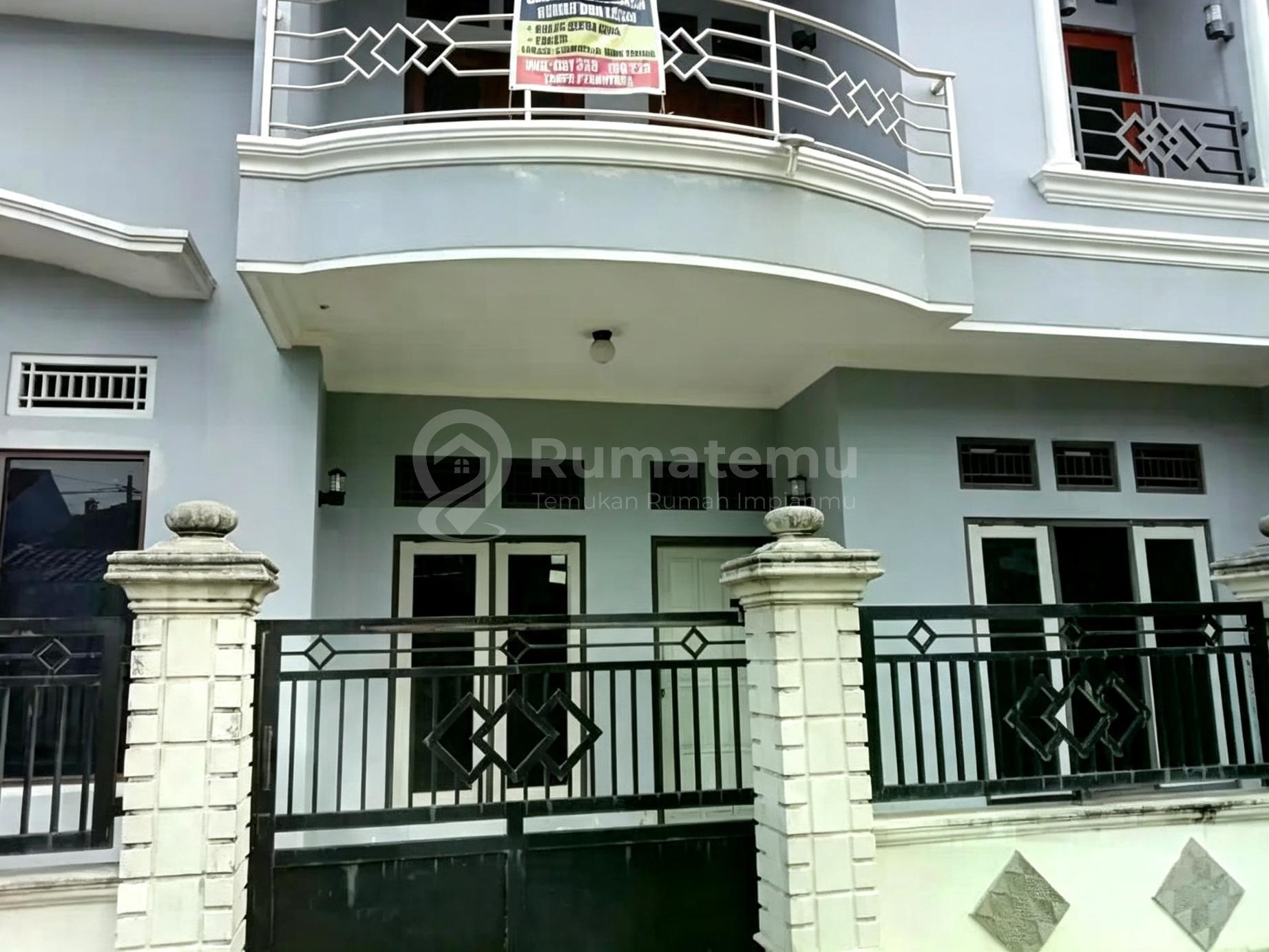 RUMAH 2 LANTAI STRATEGIS DI JL PRAMUKA MOJOLABAN
