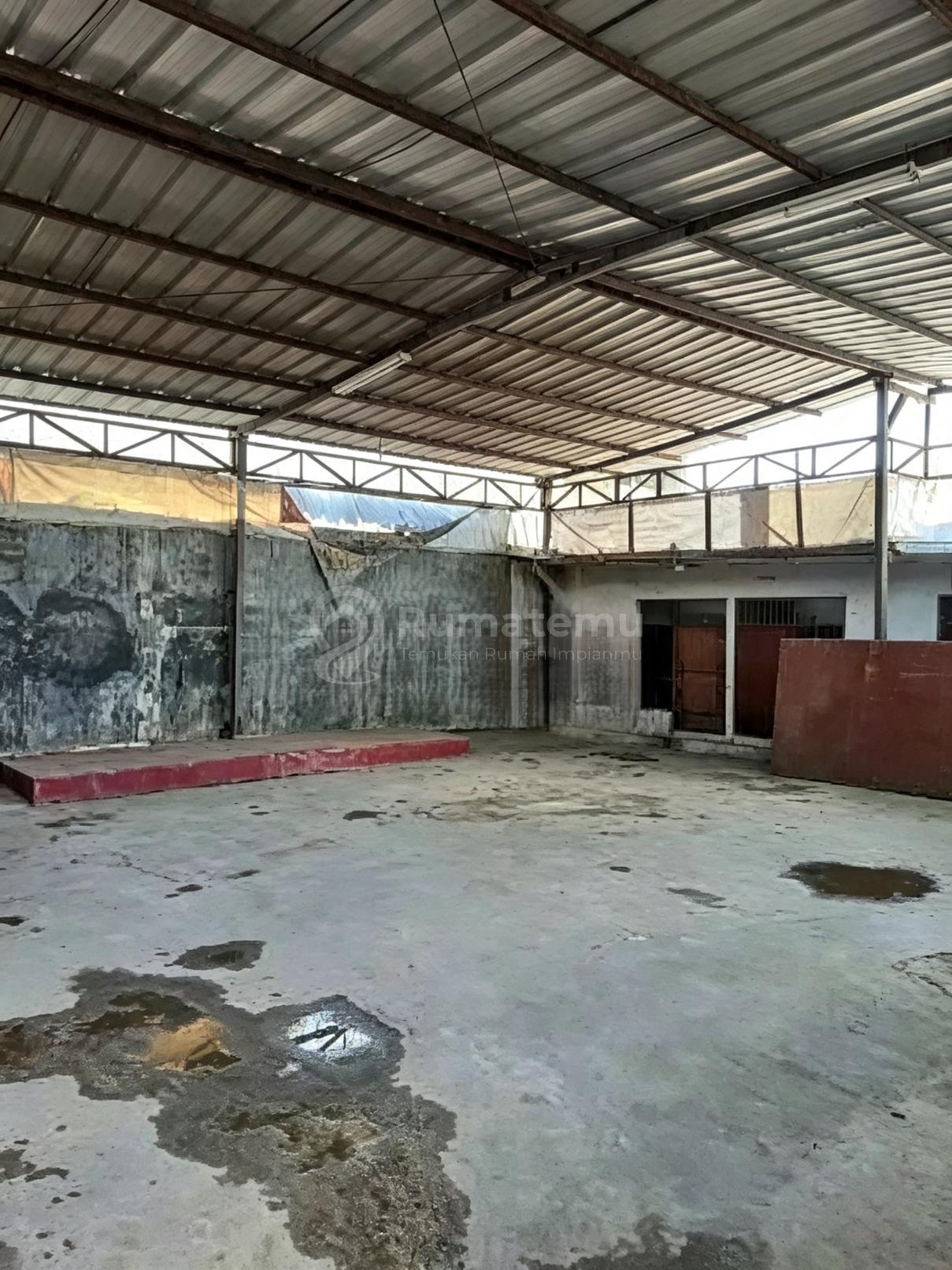 Gudang/ Ruko Ex Bengkel.disewakan Cepat Harga Bu Di Jl Raya Narogong
