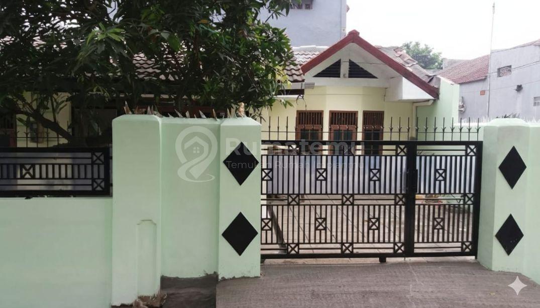 Rumah Luas Posisi Hoek Bebas Banjir di Bumi Lestari Tambun Selatan Bekasi