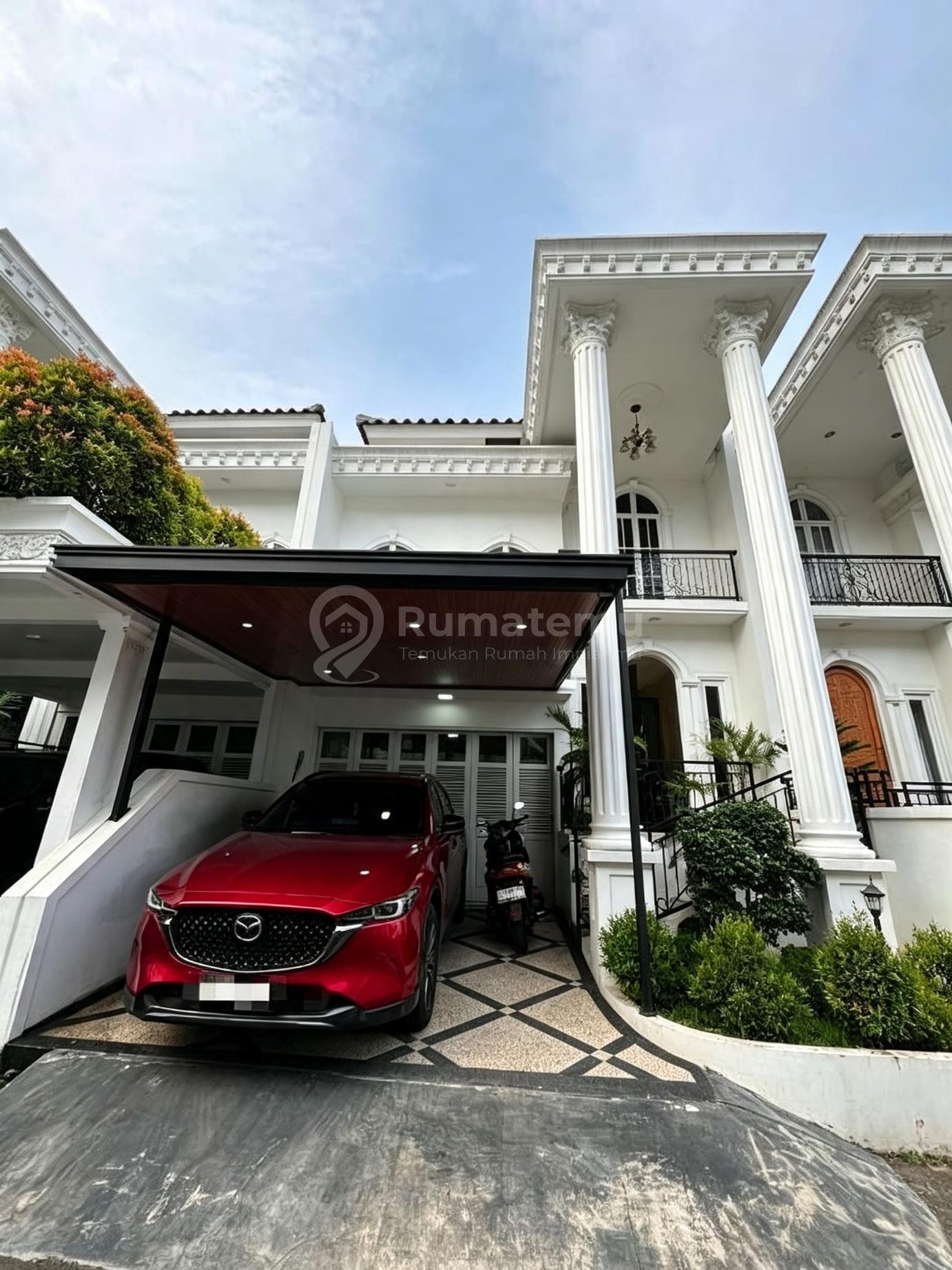 Disewakan Town House 3 Lantai Fully Furnished di Kelapa Dua Wetan Ciracas Jakarta Timur