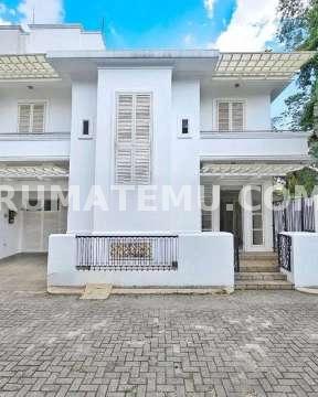 Rumah Kemang Barat Private Kolam Renang, Jakarta Selatan