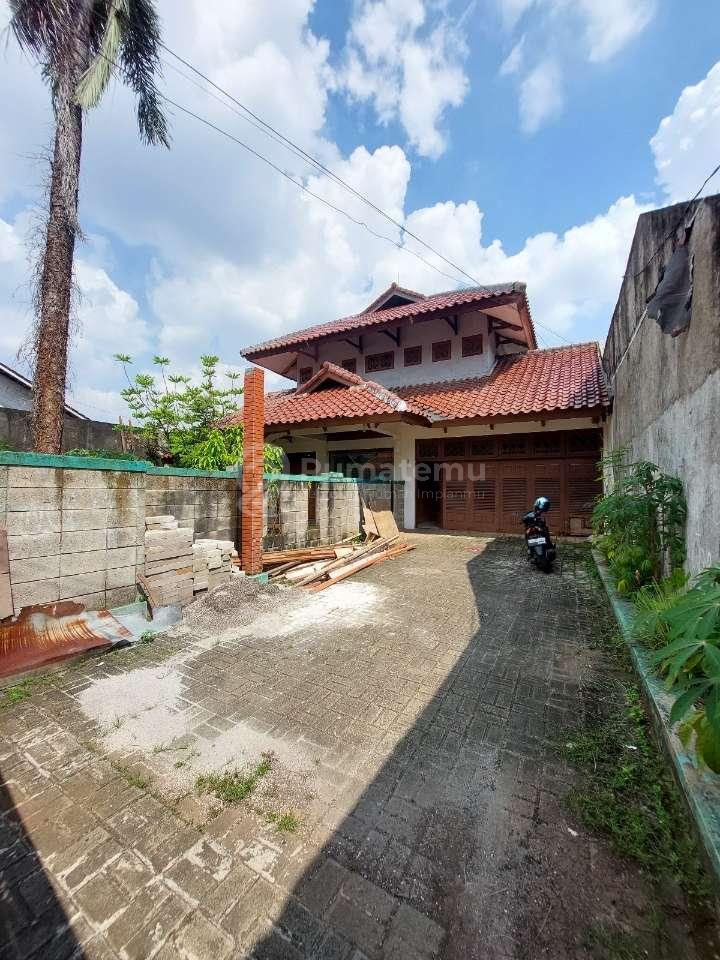 Dijual rumah dekat dengan Selling Point di Cirendeu, Ciputat, Tangerang Selatan