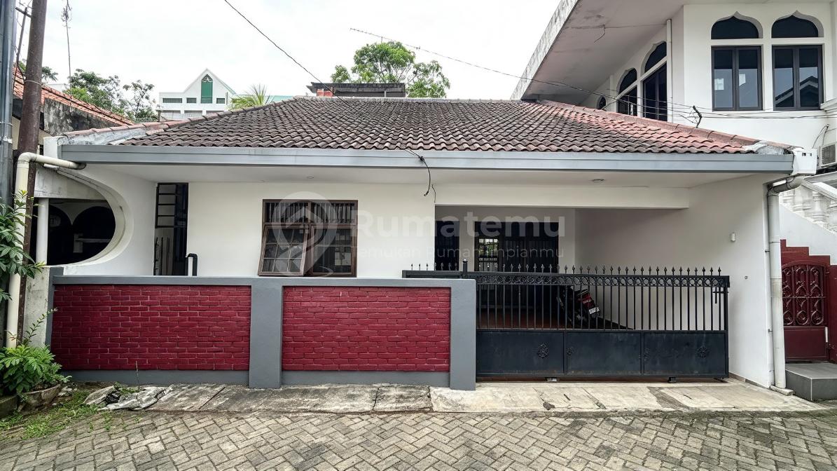 DiSewakan Rumah Semi Furnished Cilandak Jakarta Selatan 4 Kamar Tidur