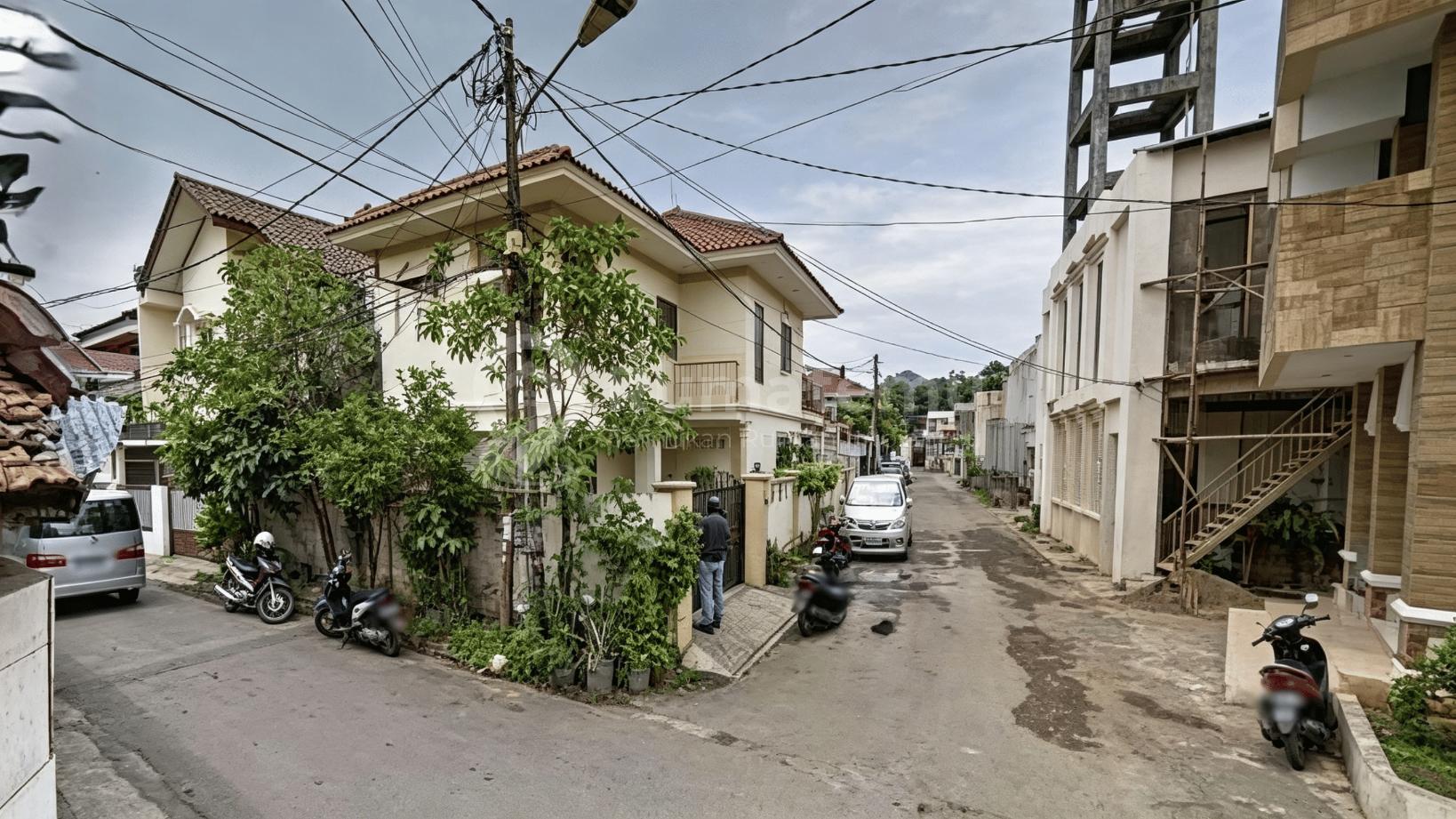 Dijual rumah cantik spesial 3 mata angin (2hook) di Cipete Dekat dgn MRT dan public transportasi
