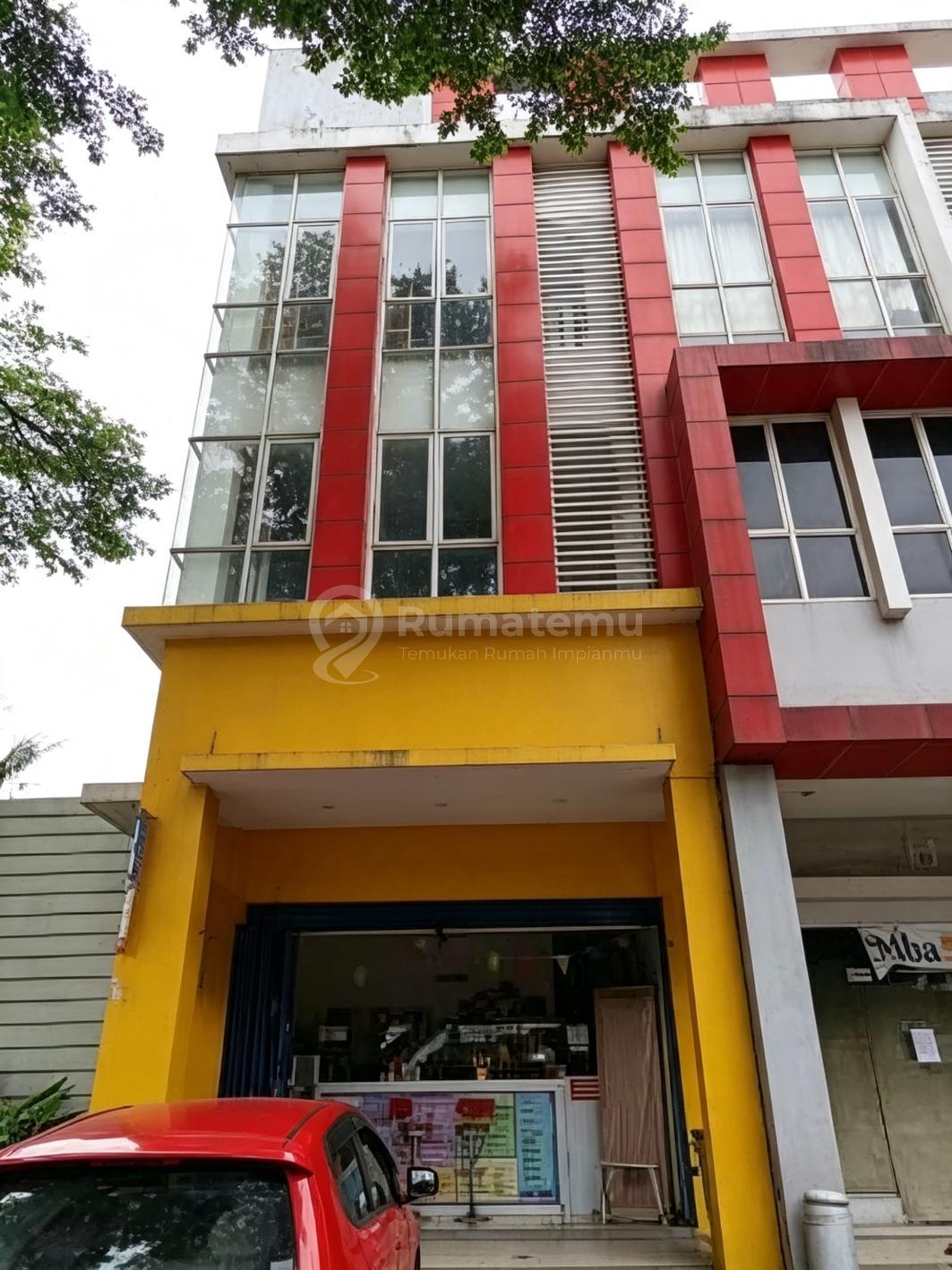 Disewakan Toko Bangunan di Gading Serpong, Lengkap dengan Rak Penyimpanan Barang, Depan Jalan Raya