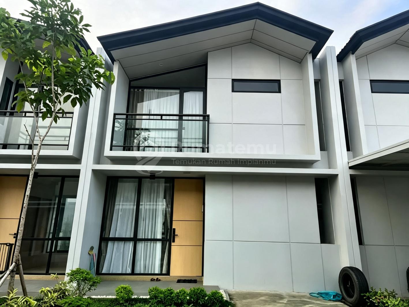 Rumah 2 Lantai Bagus Semi Furnished di Karawaci, Tangerang Cluster Cendana Icon