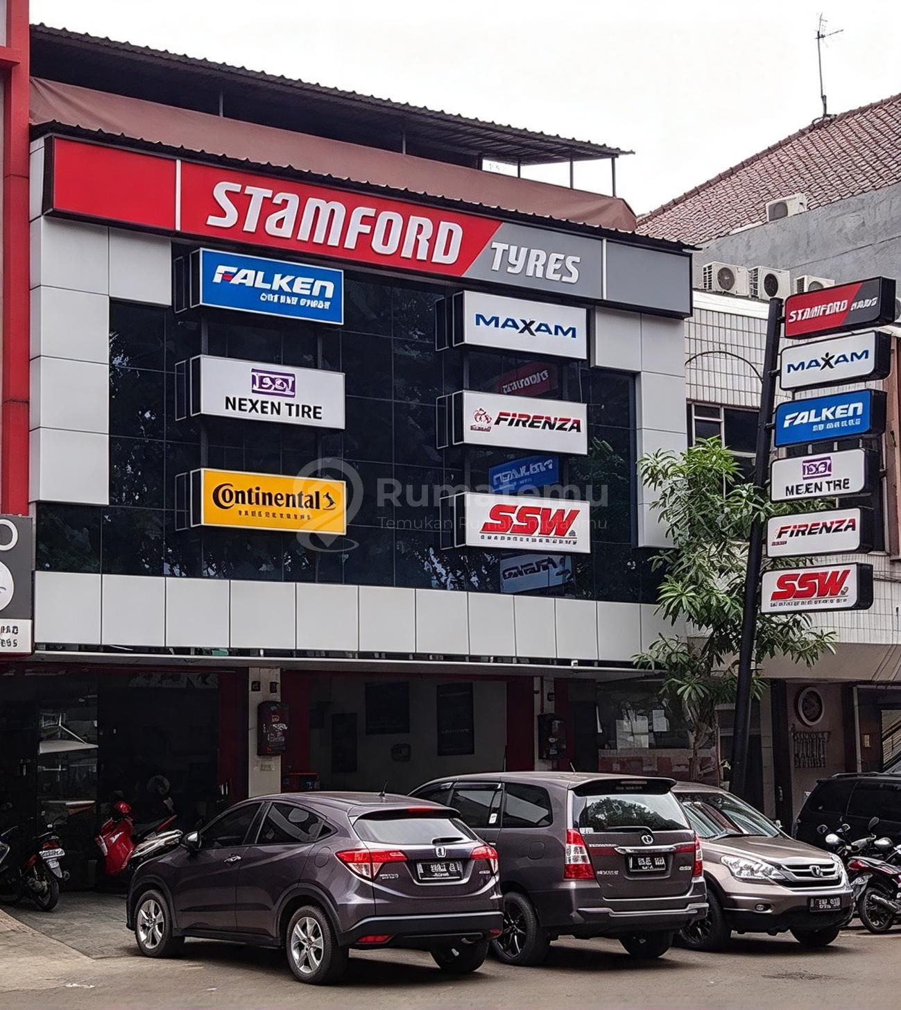Strategis untuk Restoran & Bisnis! Disewa Ruko Bulevar Raya Huk Barat, Lokasi strategis memberikan akses yang mudah untuk menunjang aktivitas bisnis.