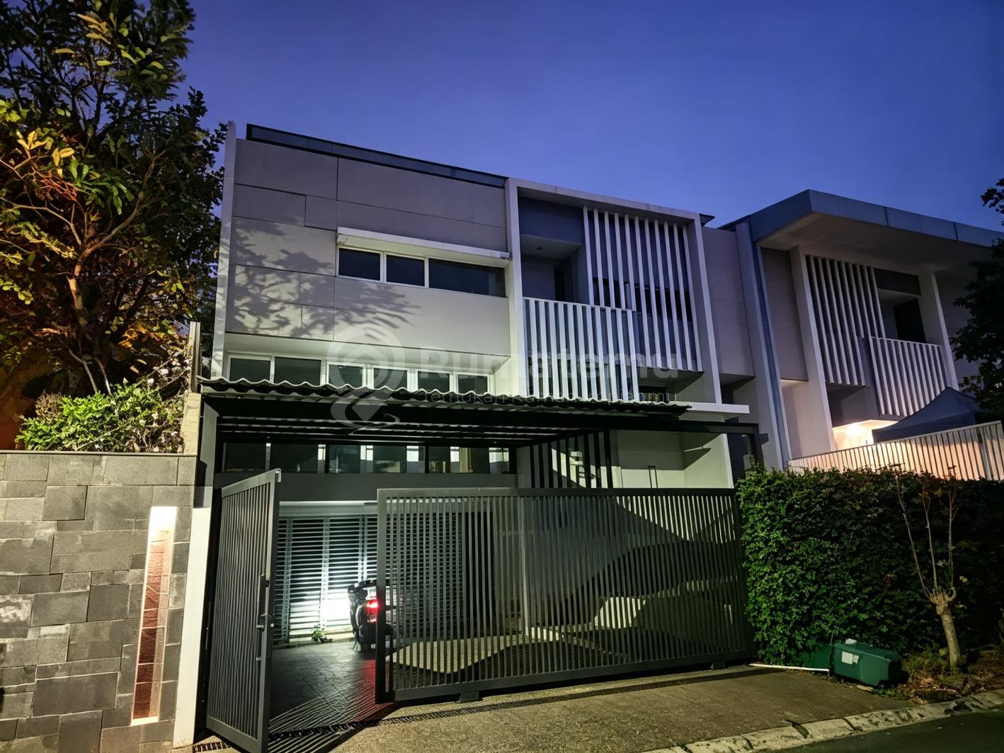 Rumah Cantik 3 Lantai Siap Huni 5 Kamar Citra 6 Jakarta Barat