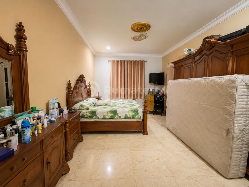 Rumah 2 Lantai Siap Huni Lokasi Strategis 6 Kamar Tidur Giriloka Bsd