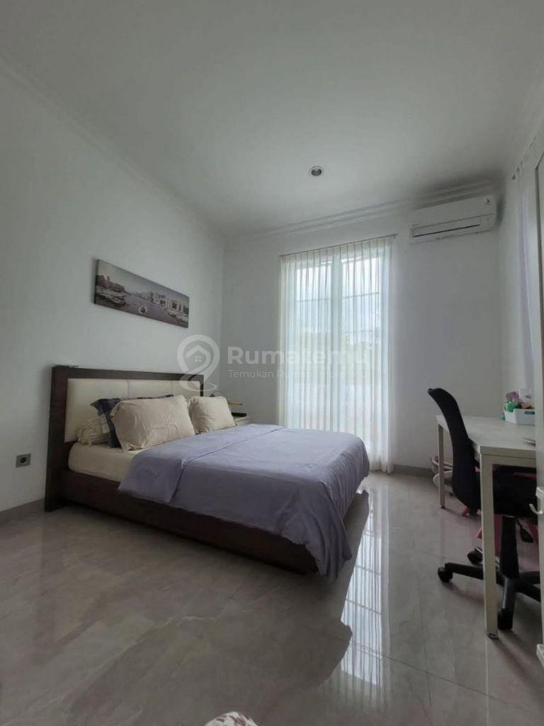 ​[VIEW PEGUNUNGAN] Rumah Mewah 3 Lantai SHM @ Rancamaya Golf Estate Bogor – 4,8M (Nego)