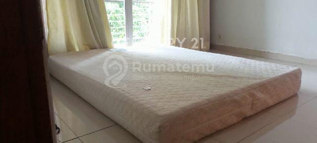 Harga terjangkau deket sama pusat bisnis rumah 2 lantai di bintaro jakarta Selatan 