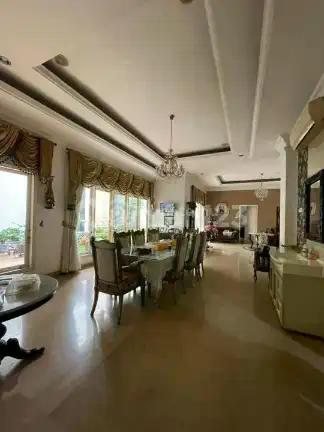 Rumah Mewah di Tirta Golf BSD City Bagus