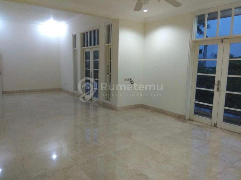 RUMAH 2 LANTAI DISEWAKAN LANTAI 2 AREA PONDOK INDAH