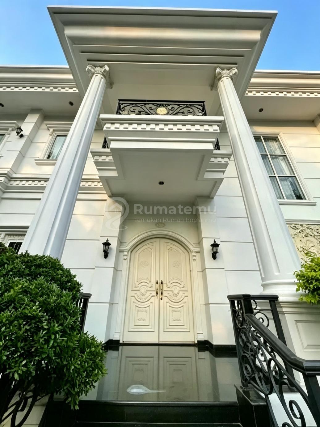 Rumah Mewah di Tirta Golf BSD City Bagus