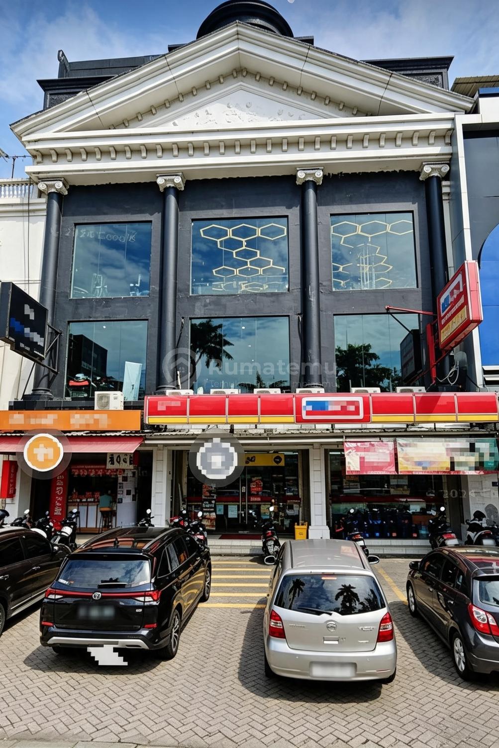 Dijual ruko spesial gandeng 3 Ruko Strategis Depan Mall Sedayu, 4 lantai di Taman Palem Lestari