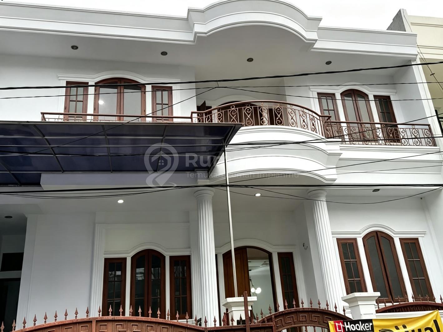 2 Rumah Jadi 1.. Siap Huni .. Bebas Banjir Rumah Dijual di Sunter