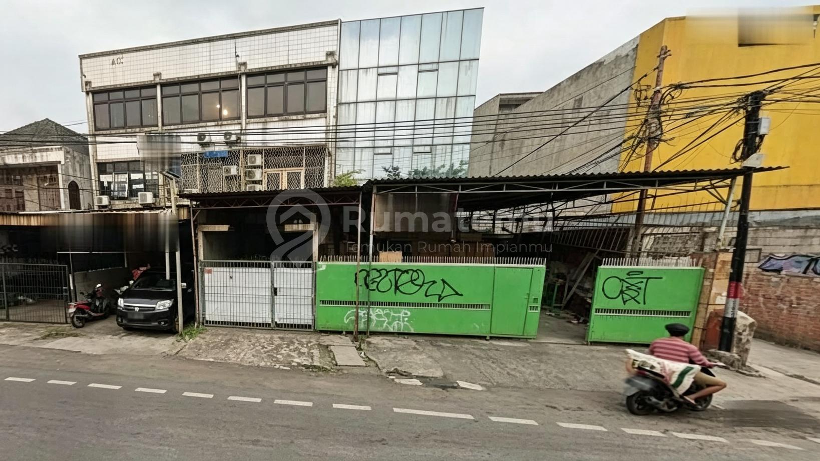 Dijual ruko BU cepat di Ciputat Carport 1 mobil Hadap Barat Akses jalan 4 mobilKebayoran Lama Utara, Jakarta