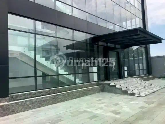 Gedung Kantor Dan Gudang 4.5 Lantai Di Palmerah Parkir Luas