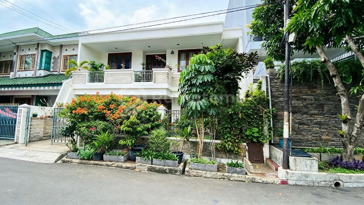 Best Deal! Jual Rumah 6 KT Full Furnished di Area Strategis