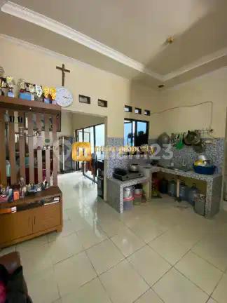 Rumah Bagus Tanah Luas Lokasi Strategis di Kalisari Cijantung