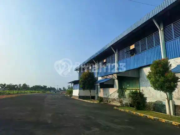 Jual Pabrik bangunan terawat dekat pintu toll
