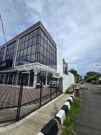 Ruko Baru Lokasi Strategis di Rawamangun