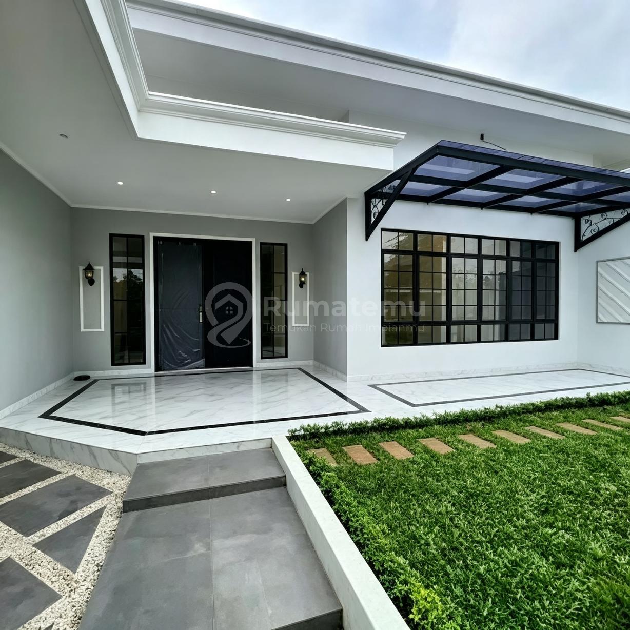 Rumah Baru di Cilandak Jakarta Selatan, Bagus. Luas tanah 515 m2 luas bangunan 400m2 harga 15,5 Miliar
