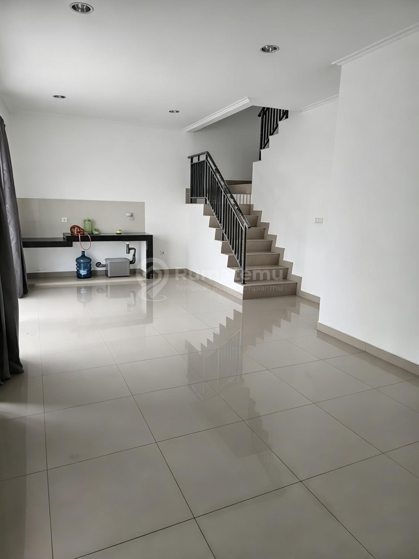 Di Sewakan Rumah Lokasi Pik2 Cluster Tampa