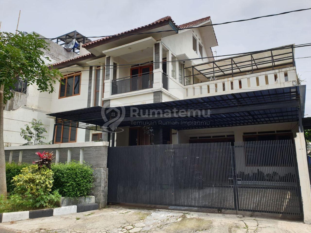 DI SEWAKAN RUMAH MEWAH HARGA MURAH SETIABUDI BANDUNG