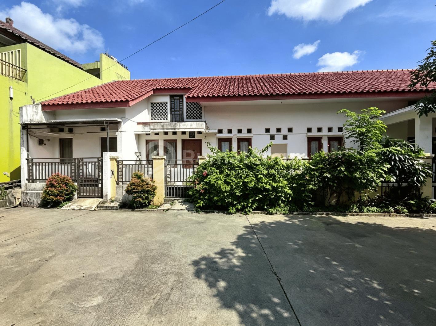 Rumah Lama Hitung Tanah Dalam Komplek Billymoon