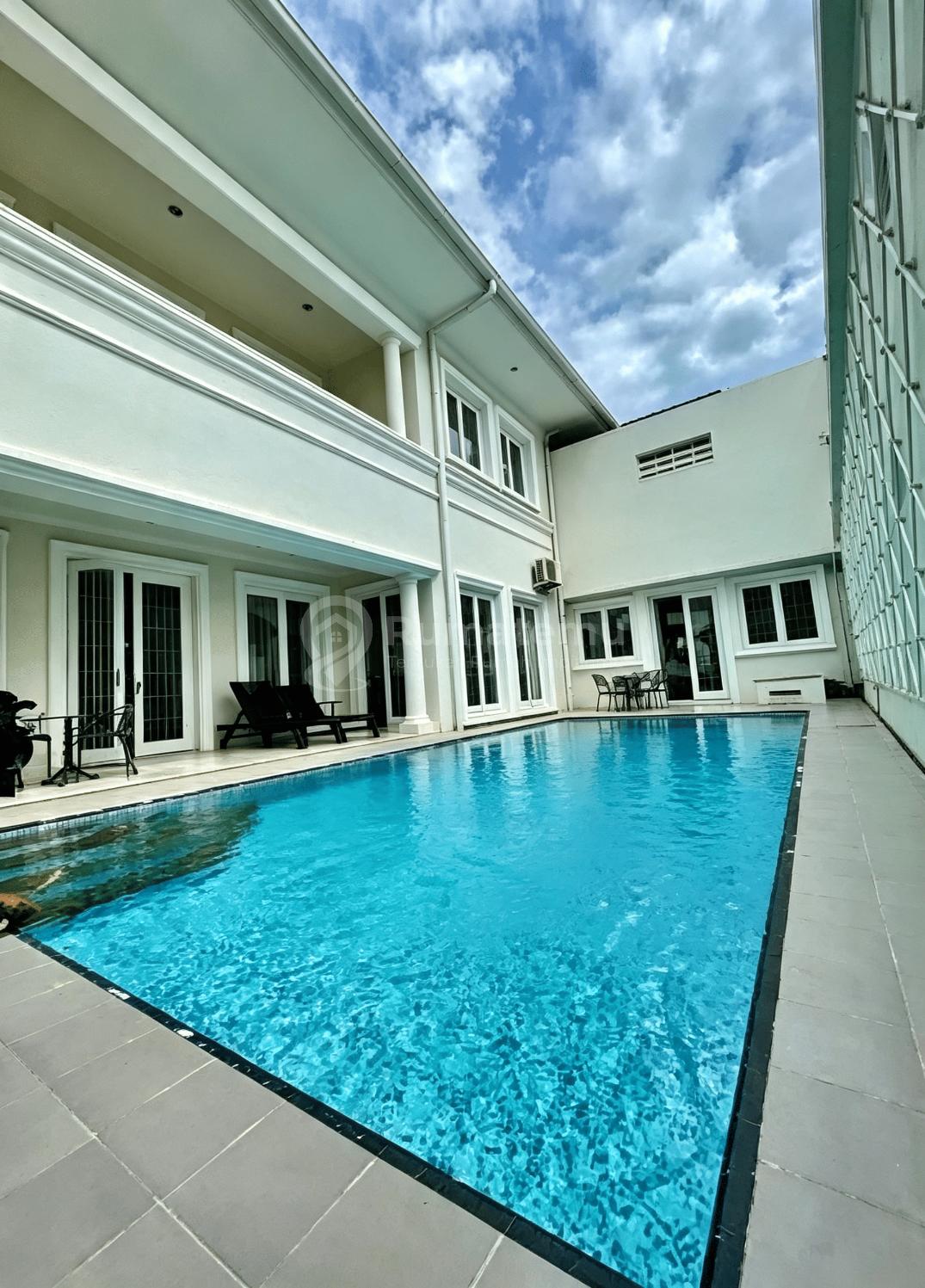 Rumah Mewah 2 Lantai di Pondok Indah Jakarta Selatan