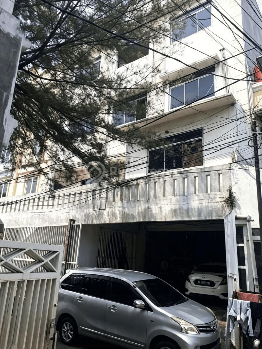 Sewa 3 unit ruko cocok untuk tempat usaha gandeng di Kebon Bawang, Tanjung Priok
