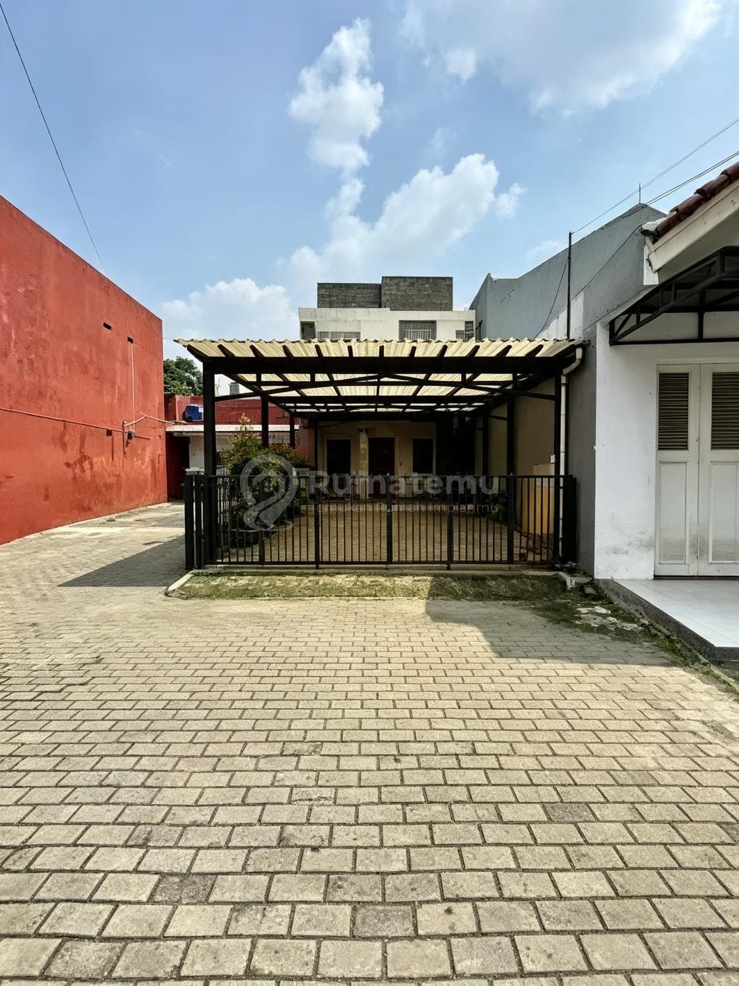 Rumah Cantik Dalam Komplek Di Cilandak