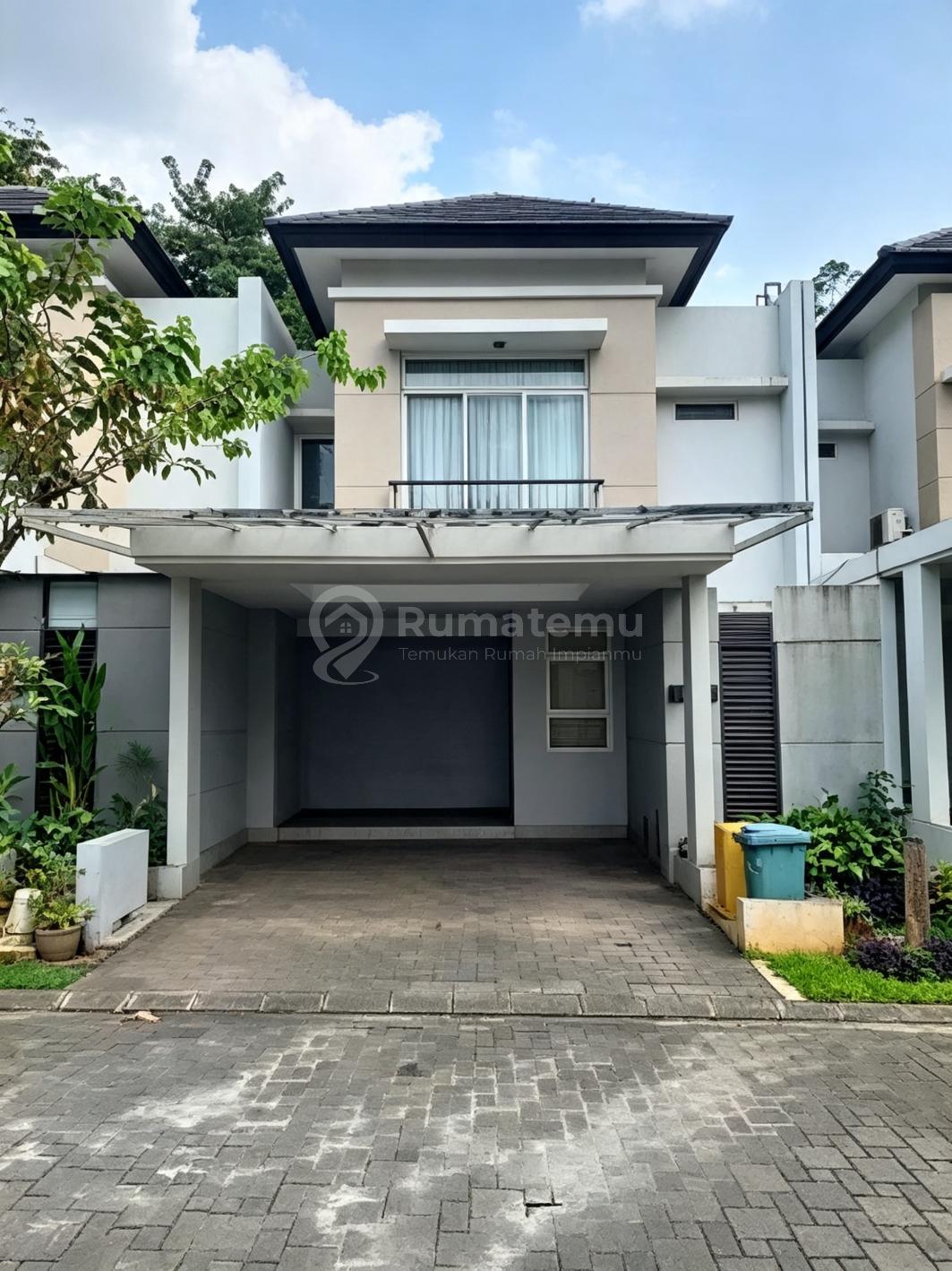 Rumah Modern Dalam Townhouse Serenia Hills Lebak Bulus